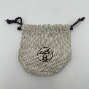 Authentic HERMES Beige Herringbone Pattern Ring/ Bracelet Dust Bag. 4" x 4"